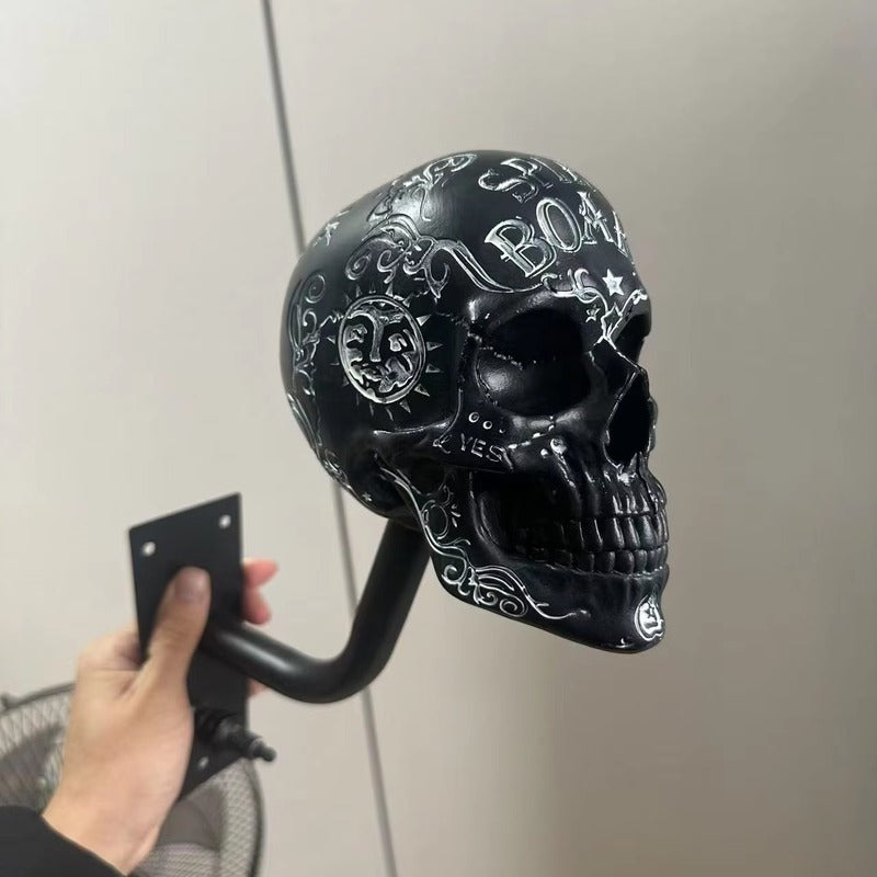 Antique Skeleton Helmet Wall Mount – Resin Motorcycle Helmet Holder, Gothic Bike Decor, Novelty Gear Storage Display Rack